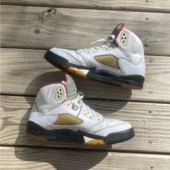 Jordan 5 Fire red size 7y - Picture 3 of 6